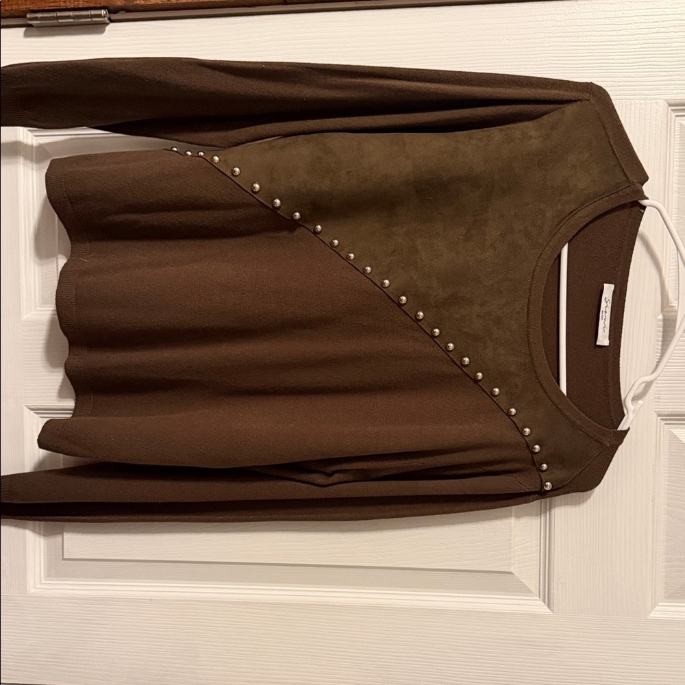 Milano Brown Crew Neck Sweater with Pearl Accents
